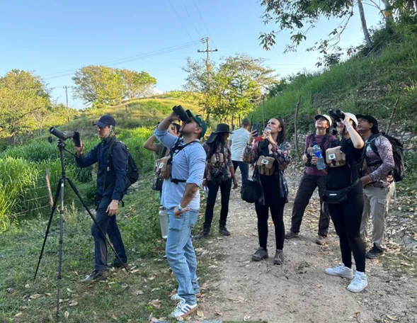 Jóvenes crean nuevo destino de aviturismo y conservación en la Sierra Nevada de Santa Marta