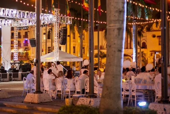 Cartagena se viste de blanco centro del lujo experiencial
