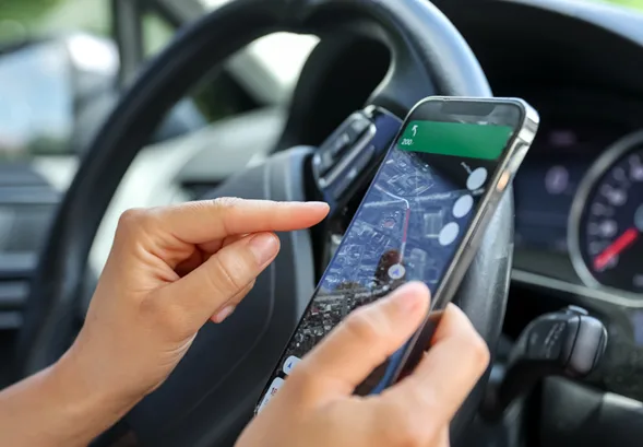 inDrive fortalece la verificación de repartidores para elevar la seguridad en entregas en Colombia