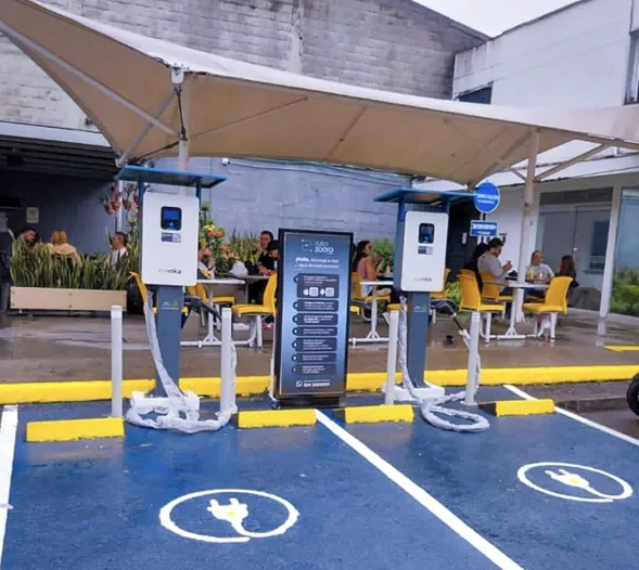 Evinka instalará 40 electrolineras en Medellín durante 2026