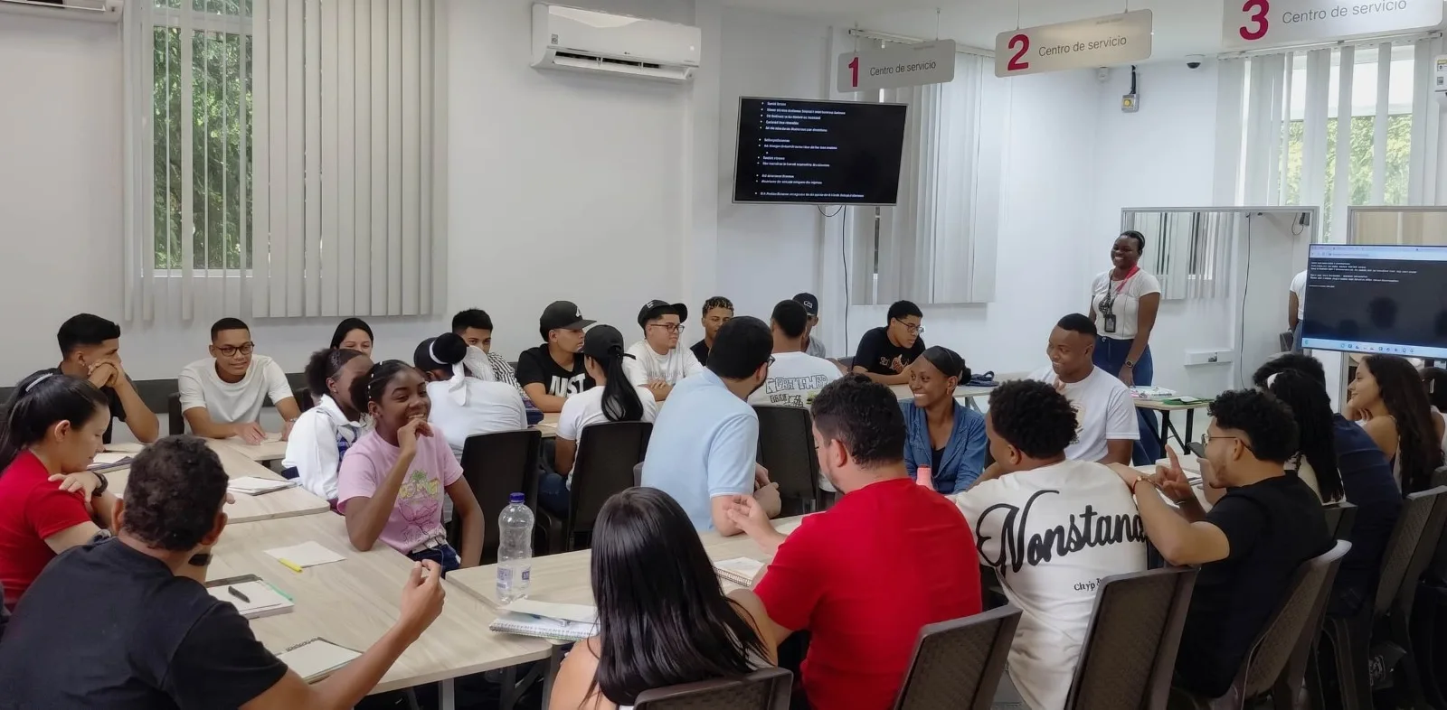 Indra Group lanza academia Urabá