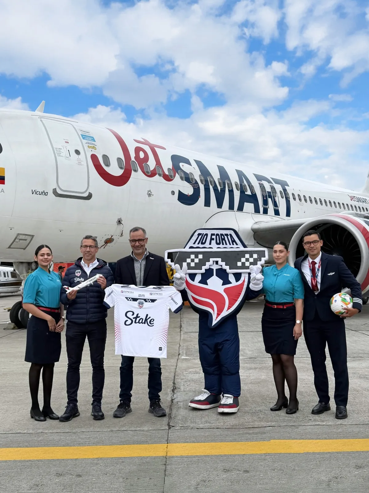 JetSMART anuncia alianza con Fortaleza FC
