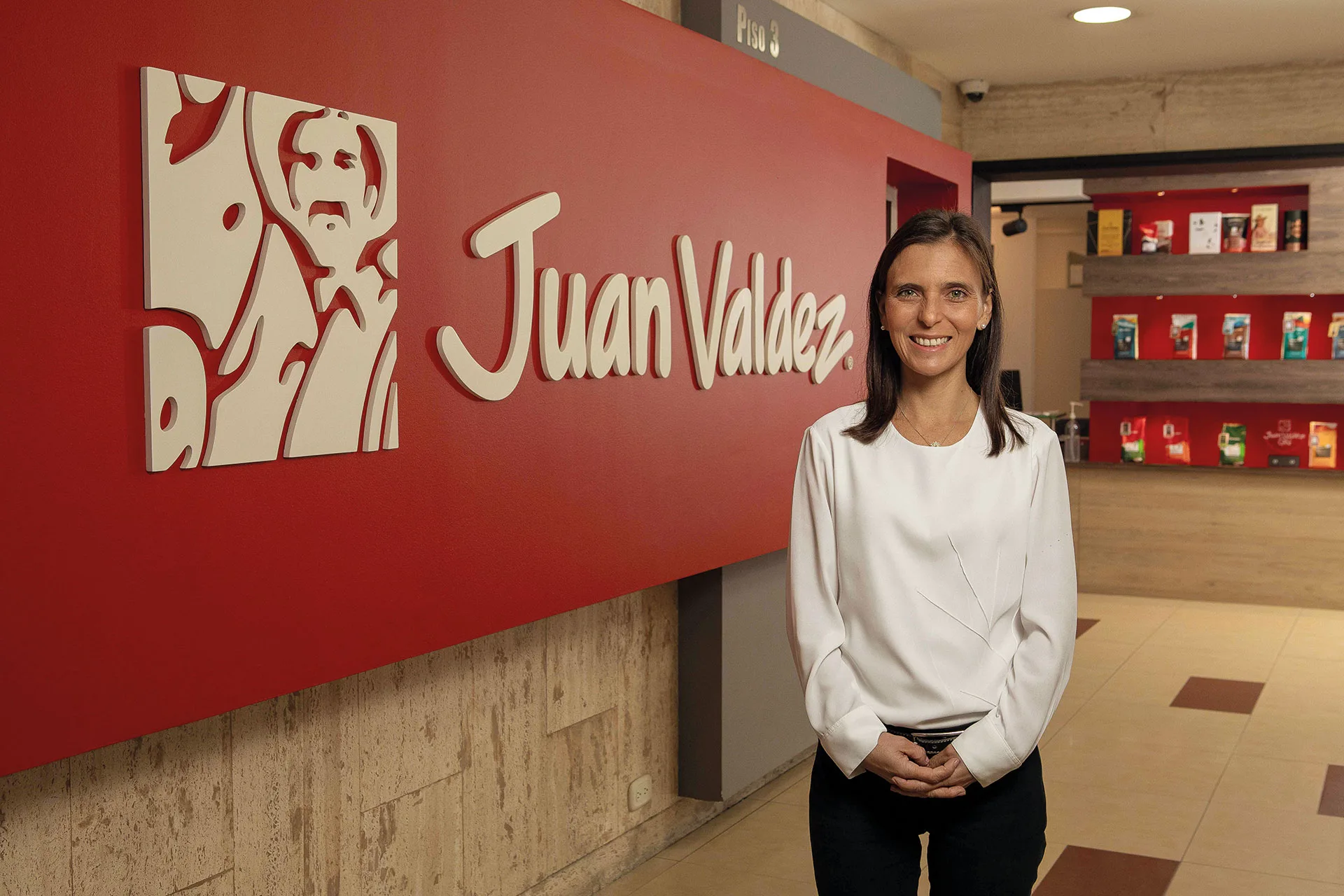 Camila Escobar deja la presidencia de Procafecol