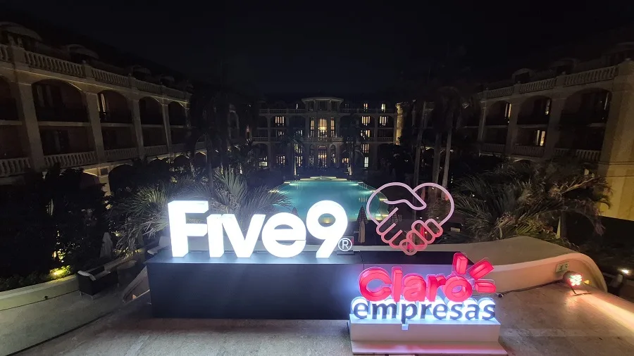 Five9 y Claro apuestan por la inteligencia artificial para el servicio al cliente