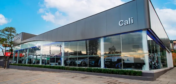 BYD fortalece su presencia en Cali con la apertura de una nueva vitrina