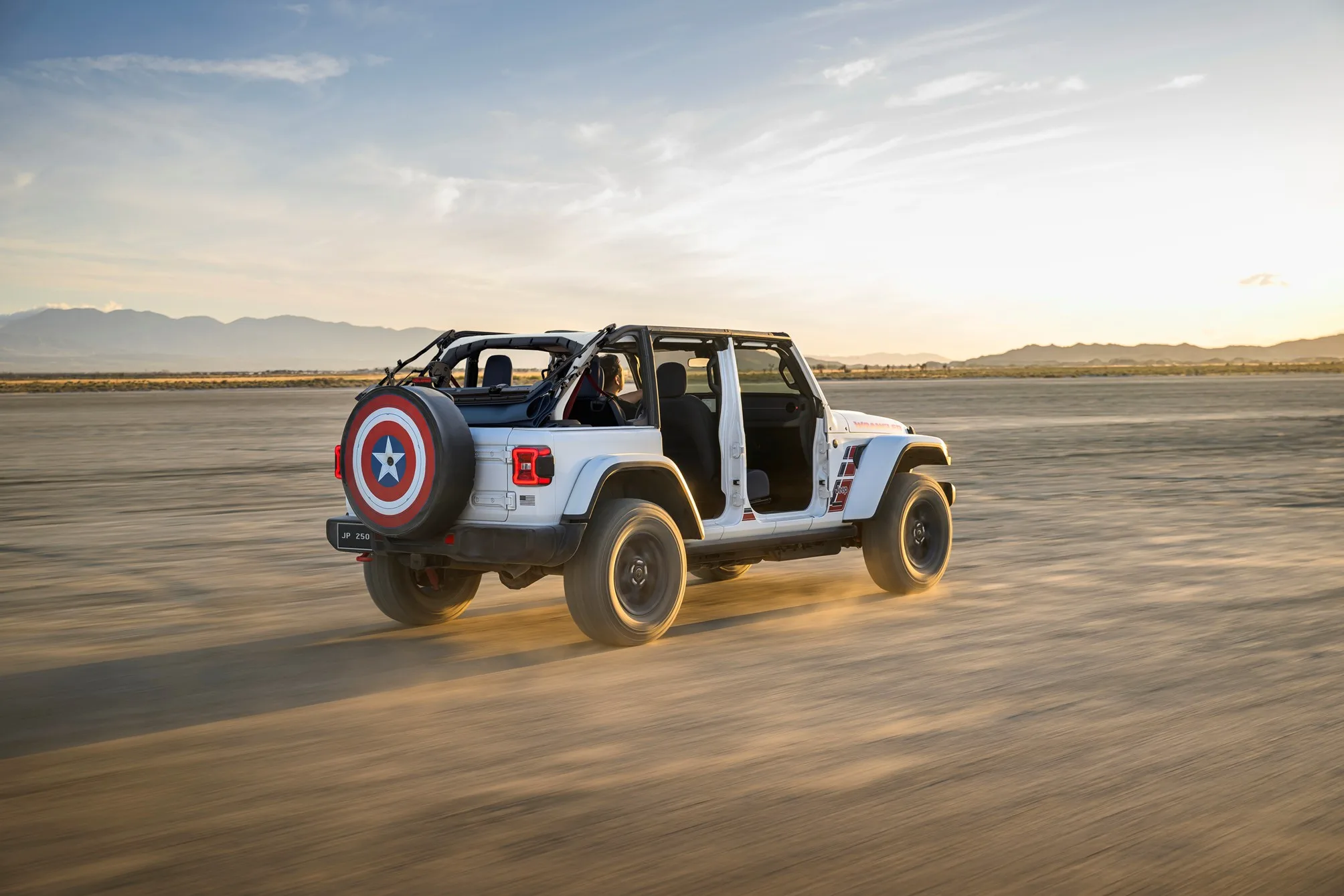 Jeep y el Capitán América de Marvel, se unen para celebrar 85 años de libertad y aventura