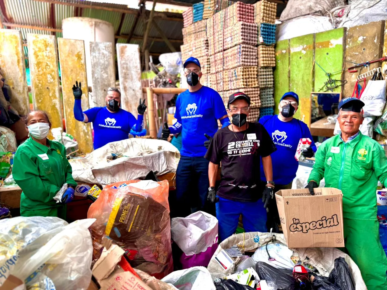 FEMSA impulsa jornada de salud visual para más de 130 recicladores
