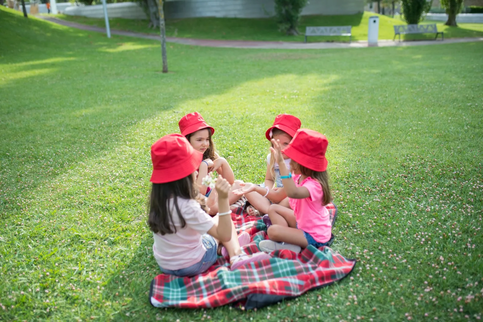 Menos pantallas, más juego: el desafío de mantener a los niños activos durante las vacaciones de mitad de año