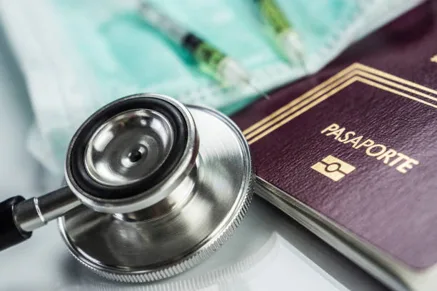 Médicos latinoamericanos: las mentiras que les están contando para migrar a Europa