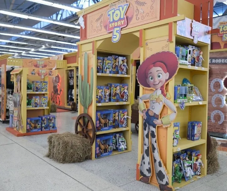 Toy story 5 de disney y pixar aterriza en Colombia