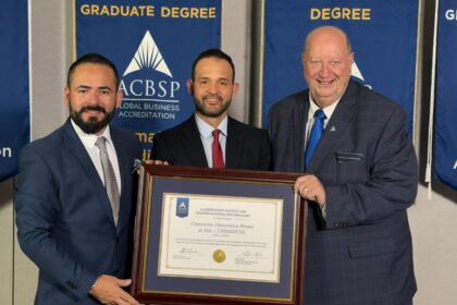 Uniminuto Antioquia – Chocó recibe acreditación internacional ACBSP