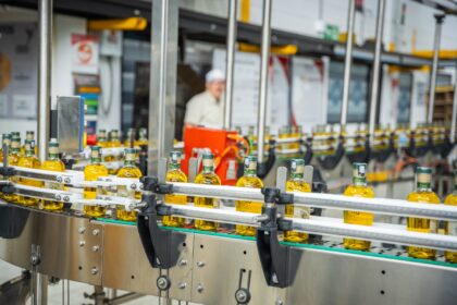 Licorera de Caldas crece en ventas y exportaciones en primer semestre de 2026