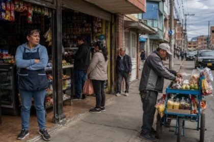 Colombia baja a 42 horas la jornada laboral, pero solo produce US$18,7 por hora de trabajo