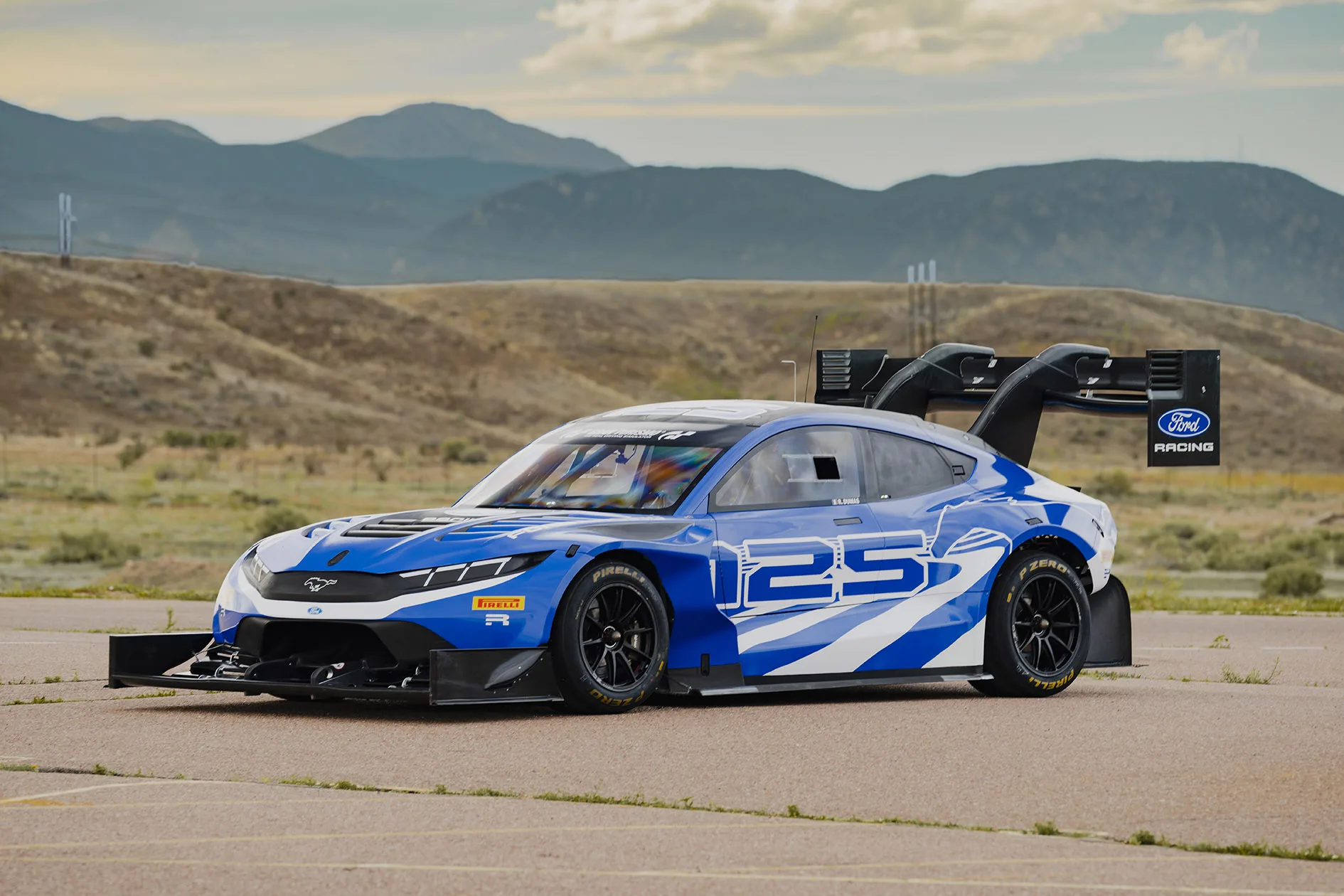 El Super Mustang Mach-E n.º 125 es el campeón de Pikes Peak con Romain Dumas