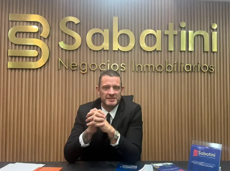 Sabatini celebra 20 años de trayectoria con nueva proyección
