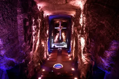 Catedral de Sal de Zipaquirá existir turismo sostenible 180 metros bajo tierra