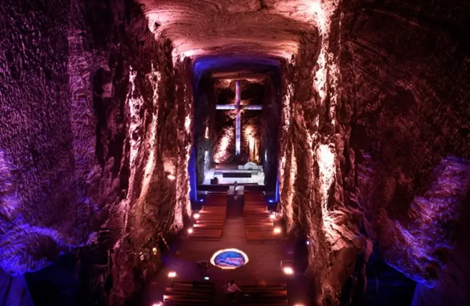 Catedral de Sal de Zipaquirá existir turismo sostenible 180 metros bajo tierra