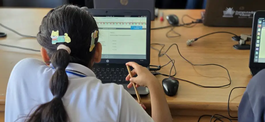  El 80 % de los estudiantes de Escuelas Conectadas Claro mejoran su desempeño en las Pruebas Saber 11