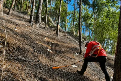 “Colombia sigue esperando que ocurra el derrumbe para actuar”:  el país continúa invirtiendo más en reacción que en prevención