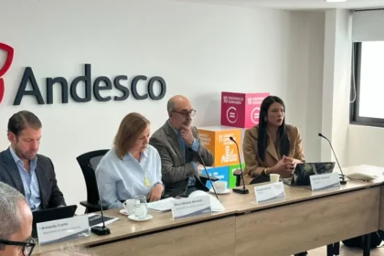 MinEnergía y Andesco avanzan en soluciones en servicios confiables de energía eléctrica y gas natural