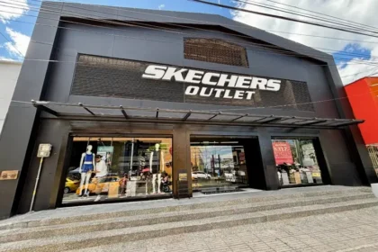 Skechers acompaña la reactivación económica de Armenia tras la emergencia