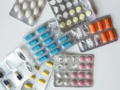 Nada en una tableta es casualidad: la ciencia que hace posible cada medicamento