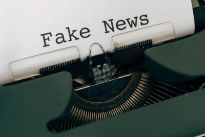Compartir sin verificar también alimenta las fake news: Kaspersky
