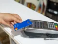 El dinero que los colombianos envían para estudiar en el exterior creció 103 %