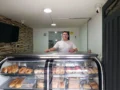 Comprar en la tienda del barrio también mueve la economía