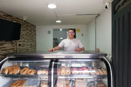 Comprar en la tienda del barrio también mueve la economía