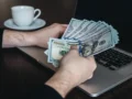 Littio habilita envío de dólares y euros a través de WhatsApp para usuarios de su billetera