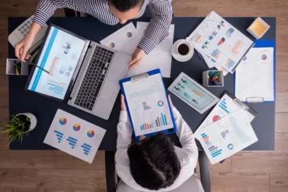 Las 42 horas cambian las reglas del juego: las empresas ya no pueden darse el lujo del trabajo manual