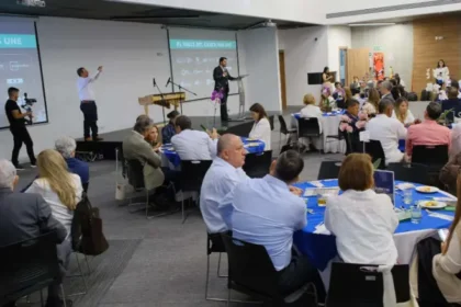 Empresarios vallecaucanos presentan agenda productiva a congresistas