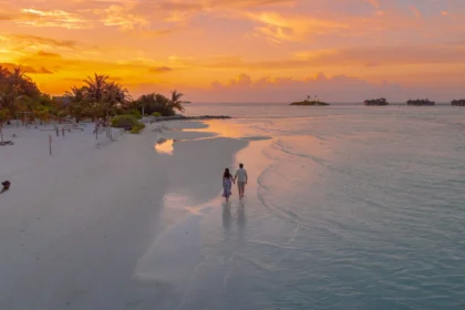 Más experiencias: las parejas se animan a celebrar viajando