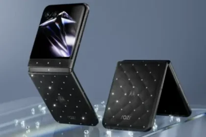 Motorola presenta el motorola razr 70 con Crystals by Swarovski