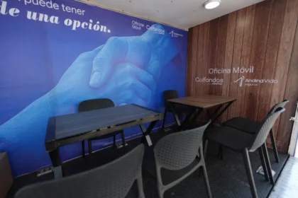 Oficina Móvil de Colfondos llega al Valle del Cauca para apoyar a damnificados por el terremoto