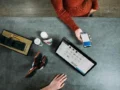Bancos y fintechs dejan de competir para resolver lo que el consumidor realmente exige