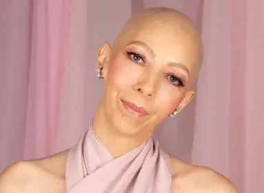 “Tócate, obsérvate, actúa”: la campaña de Alma Rosa que busca salvarles la vida a más mujeres