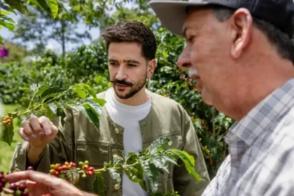 Starbucks se une a Camilo Echeverry para celebrar el café y la música