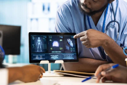 La inteligencia artificial transforma la atención en salud bajo nuevas reglas en Colombia