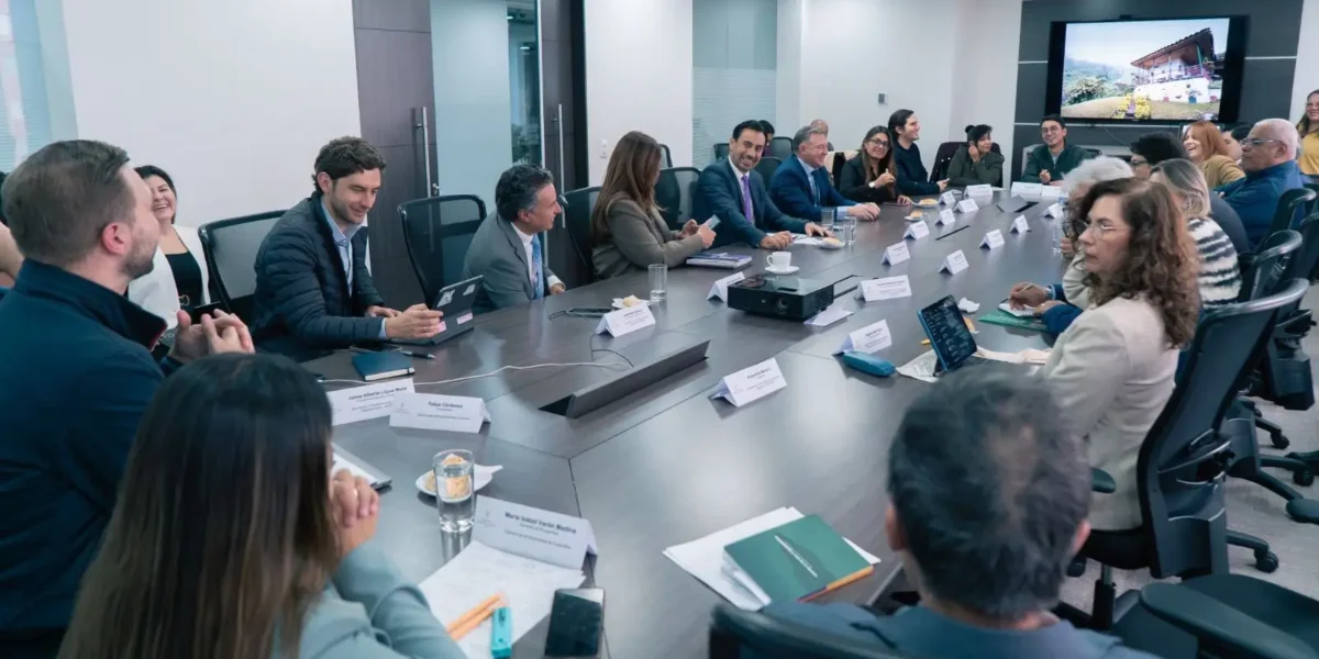 Gobierno Nacional se reúne con los gremios del sector turístico