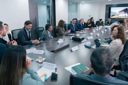 Gobierno Nacional se reúne con los gremios del sector turístico
