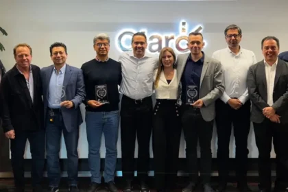 Claro recibe tres reconocimientos de la CRC por la calidad de la experiencia de Internet móvil 4G