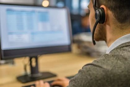 El crecimiento del empleo formal impulsa la demanda de afiliaciones 100% digitales en Colombia