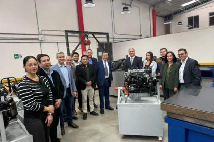 General Motors dona motores a la Universidad ECCI para la formación práctica de futuros profesionales