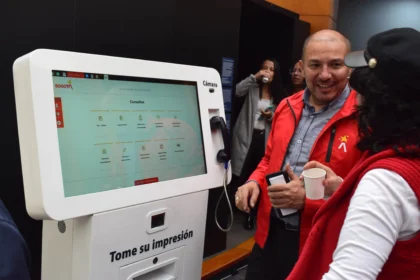 Alex, el agente de inteligencia artificial mejora la atención ciudadana de la Línea 195 de Bogotá