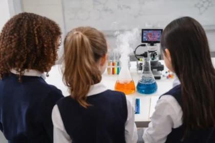 Comisión Primera de Cámara aprueba en primer debate proyecto que busca ampliar la edad de escolaridad obligatoria en Colombia