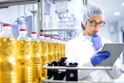 Fabricantes de alimentos y bebidas enfrentan el desafío de llevar la inteligencia artificial a toda la operación