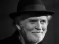 Homenaje al hombre que puso a Shakespeare a hablar en colombiano, Joe Broderick