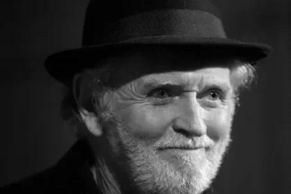 Homenaje al hombre que puso a Shakespeare a hablar en colombiano, Joe Broderick